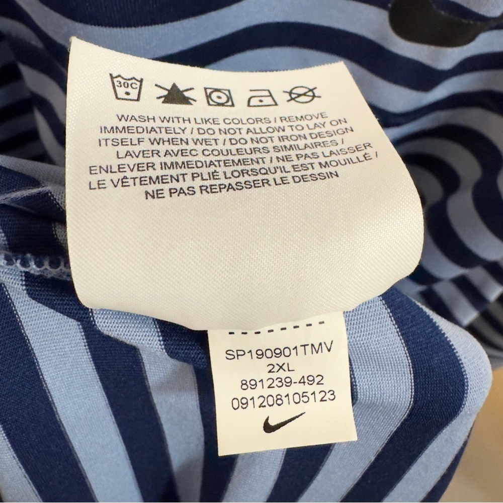 Nike Men's Navy and White Striped Polo Shirt - Picture 5 of 6